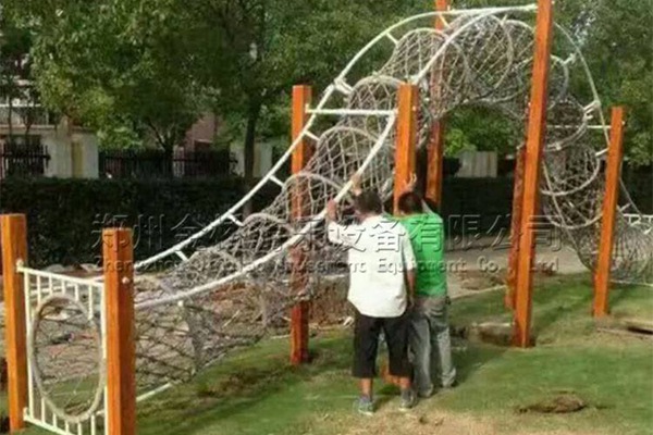死里逃生_體能樂園