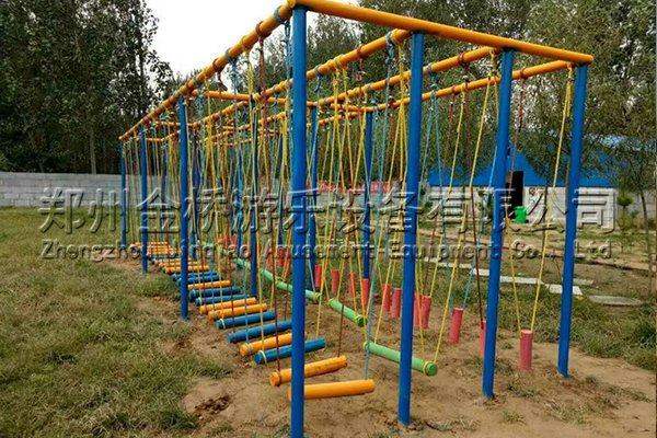 吊樁三組合_體能樂園