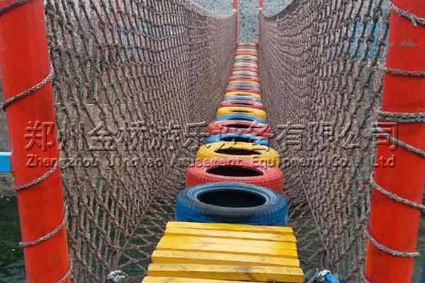 輪胎步云橋_體能樂園