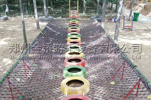 輪胎步云橋_體能樂園