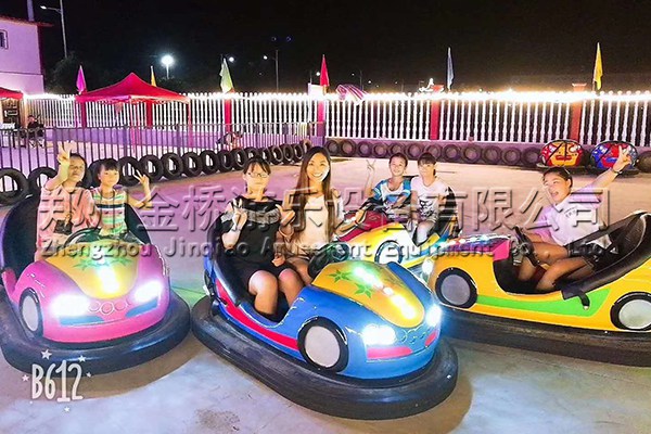 雙人電瓶碰碰車(chē)