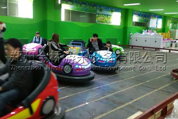 地網(wǎng)雙人碰碰車(chē)