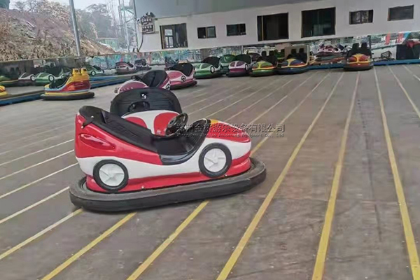 地網(wǎng)碰碰車(chē)四川廣安客戶(hù)安裝現(xiàn)場(chǎng)